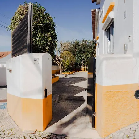 וילה Schilla House T3 Private Pool, Near Peniche, West Coast לוריניה