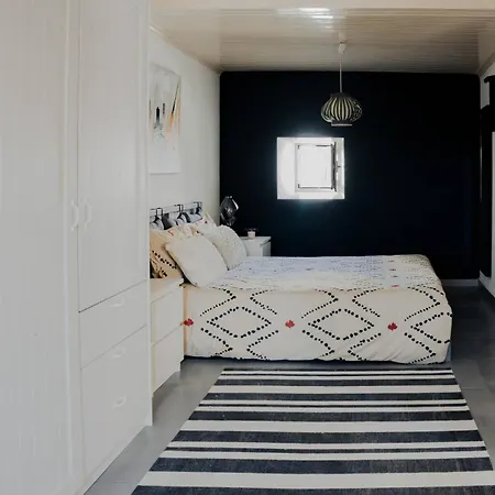 Schilla House T3 Private Pool, Near Peniche, West Coast וילה לוריניה