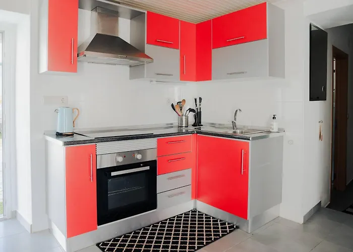 Schilla House T3 Private Pool, Near Peniche, West Coast Villa *