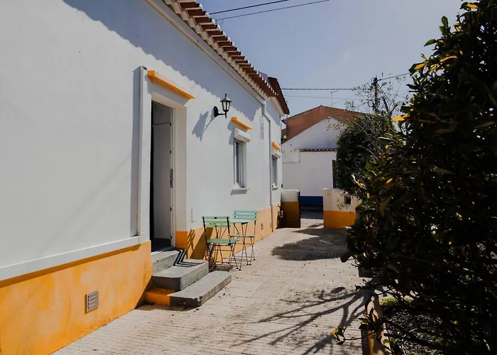 Schilla House T3 Private Pool, Near Peniche, West Coast Villa